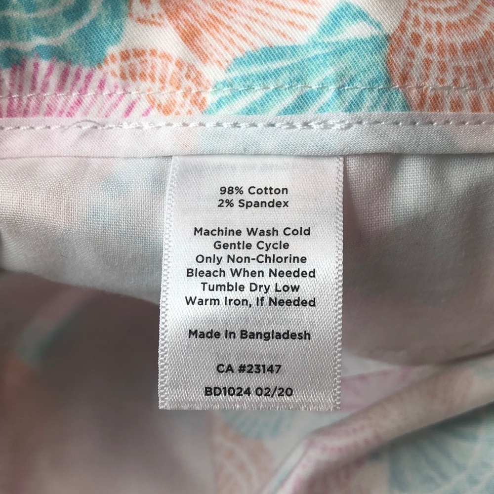 NEW Talbots Multicolor Pastel Seashells Print Twill Shorts Size 4 7” rise NWOT - Picture 3 of 11
